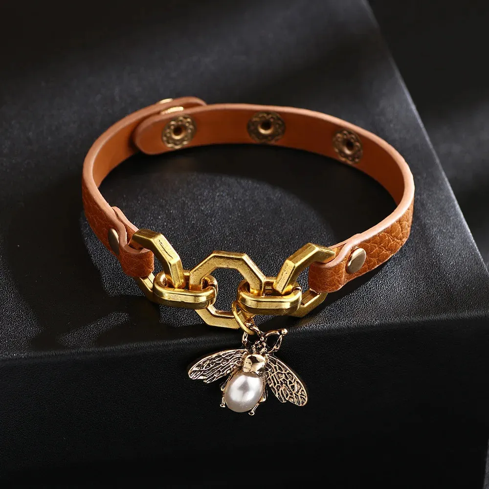 Charmsmic levendige bijen hanger charmes armbanden armbanden voor dames punkstijl bruine pu lederen metalen knop sieraden 240422
