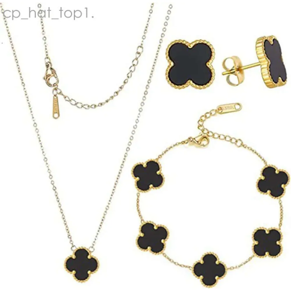 Vanclef 4 Four Leaf Clover Luxury Designer Jewelryペンダントブレスレットスタッドイヤリング女性の誕生日プレゼントなしボックス3ピースバンクルフネックレス6542