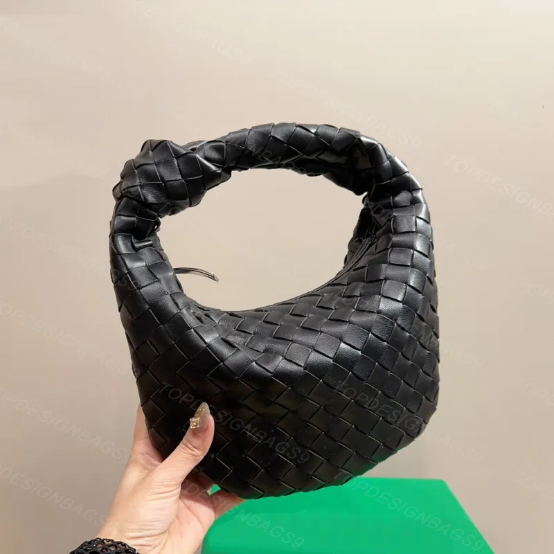 Bolsos clásicos de bolsas tejidas para mujeres bolsos de diseñador de cuero real de cuero nube de tejido de tejido de manchas de moda bacinas de silla de montura de silla de montura clásica