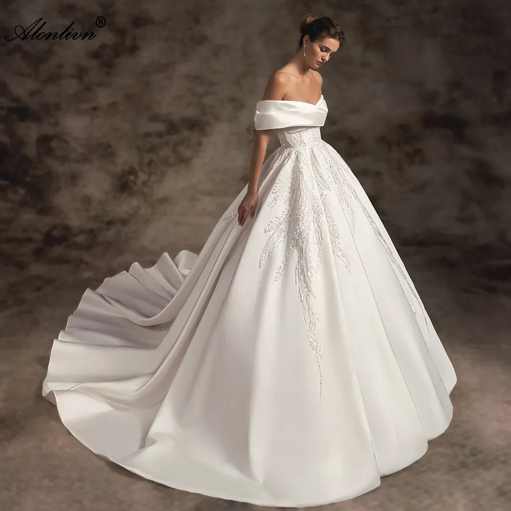 2024 Luxo cetim de mangas de ombro vestido de bola vestido de noiva bordando bordando apliques de renda para barcos pescoço vestidos de noiva Princesa