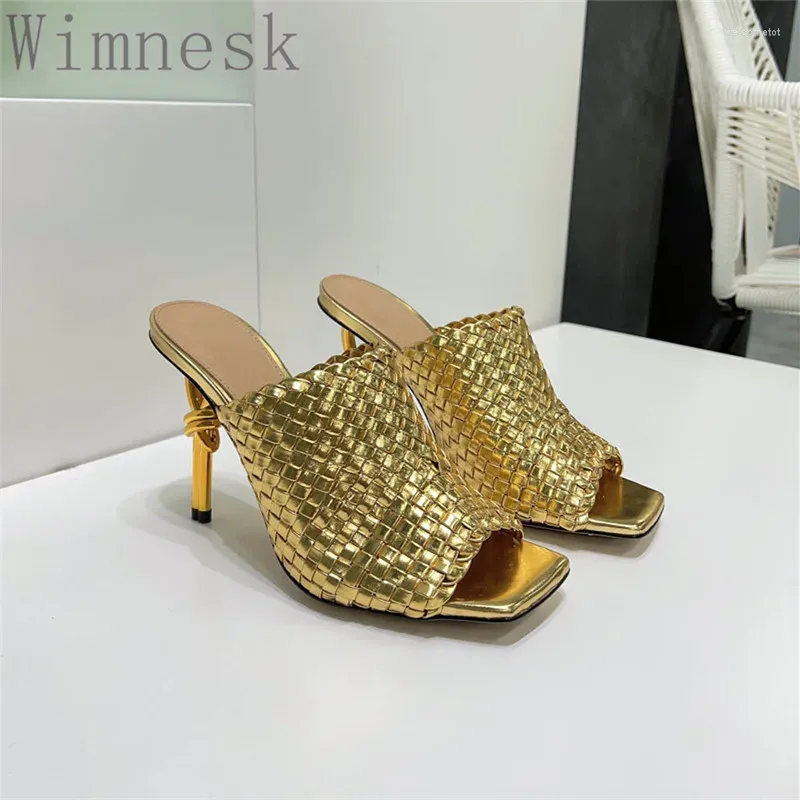 Pantofole Summer Square Open Women Weave High Heels Sexy Genuine Leather Fashion Party Abito per donna 2024