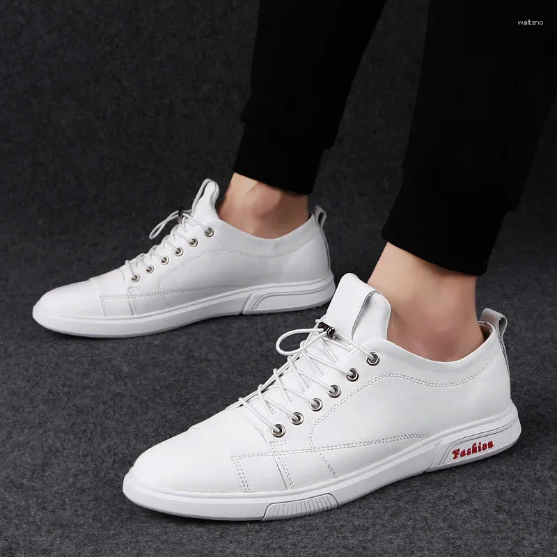 Scarpe casual classiche sneaker bianche uomini in pelle maschio stivali piatti neri stivali di calzatura superficiale Plus 47