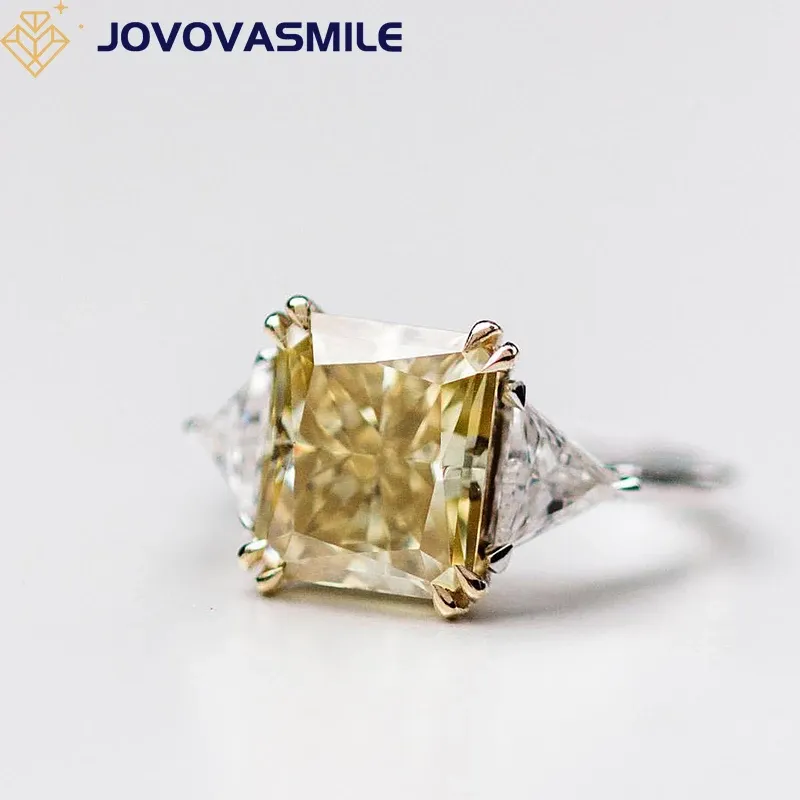 Ringar jovovasmile gul moissanitring 5CARAT 10.5x9mm strålande klipp 18K guld triangel sidemoissanit dubbel klo åkessten ringar