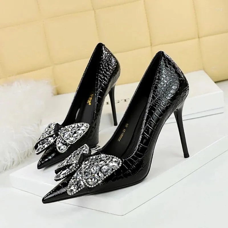 Kleding schoenen hoge hakken stenen patroon octrooi lederen dames pumps puntige strass boog slip op zwarte stiletto dames