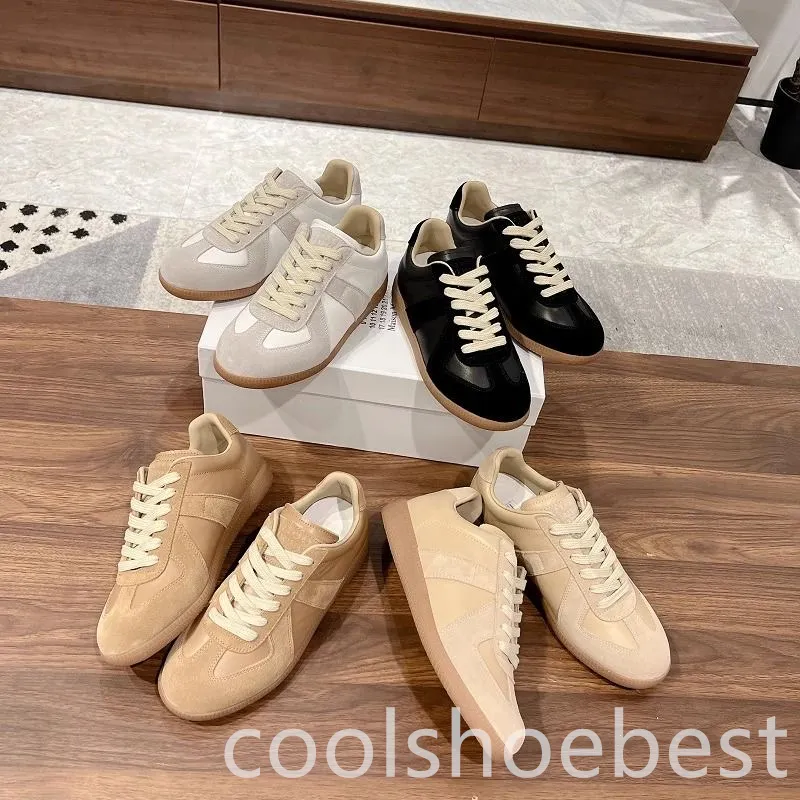 Replica kalvskinn kvinnor replikera sneaker casual skor mocka kvinnor herr svart vit sneakers designer run skum löpare tränare basket utomhus sportsko