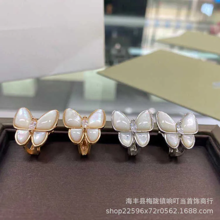 Designer Original Gold High Edition Van Butterfly örhängen för kvinnor Ny vit Fritillaria Cats Eye Stone Ear Patches With Advanced Sense Mosan Diamond Jewelry