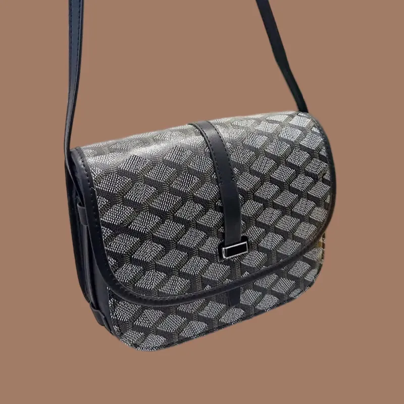 Messenger väskor sadel designer väska crossbody väska postman män kvinnor handväska kuvert axel väskor klassiska fashionabla lyxväskor dagliga liv stora kapacitet te03