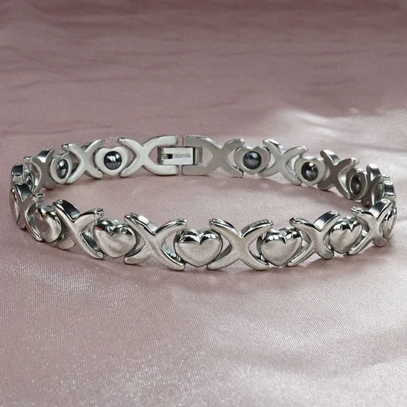 Brins de la peau pure titane pur bijoux coeur conception de femmes bracelet inlaid avec de la pierre germanium léger