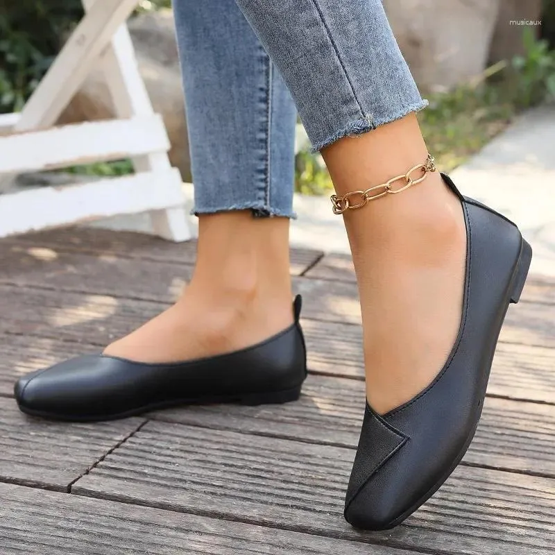 Sapatos casuais femininos à venda 2024 Brand Slip Flats Flats Autumn TOE MUITO SULLOLL EURO MULHERES CONCISO