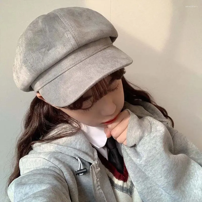 ベレー帽レトロメタルバックルラウンドカーキコーヒーブラックレッドオクタゴンキャップ調整可能な女性スエードブリムベレー韓国スタイルの帽子