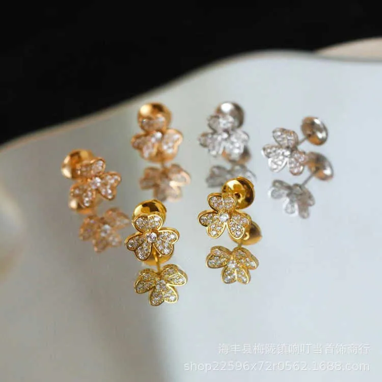 Projektant oryginalny złotą edycję Van Four Leaf Grass Kolczyki Women New Mini Full Diamond Three Petal Flower Jewelry