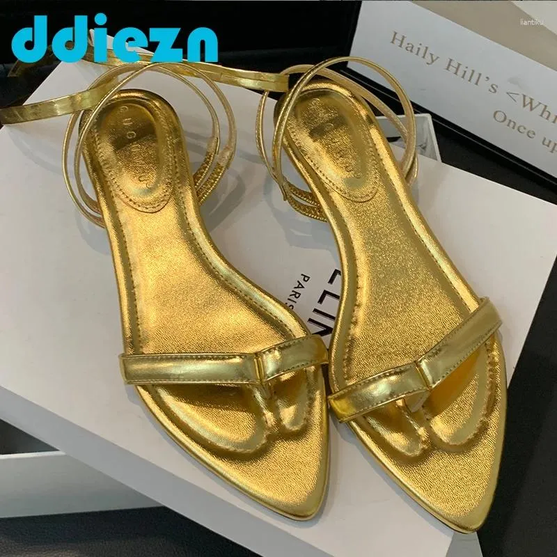 Buty swobodne 2024 Związane żeńskie obuwie kobiety gladiator nowoczesne sandały flip klapki mody puste damskie sandał o niskim obcasie