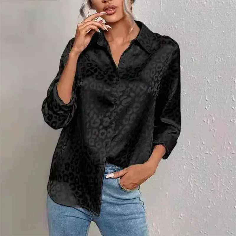 Kvinnor Satin Silk Shirts Leopard Print Spring Autumn Vintage Blue Button Up Lady Long Sleeves Tops Kvinnliga löst skjortor 240419