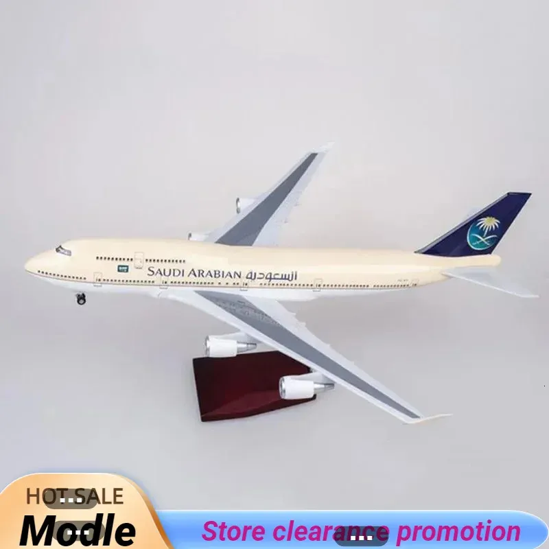 1 150 Skala 47 cm flygplan B747-400 flygplan saudiarabiska flygbolag modell w lätta hjul landningsväxlar diecast plastplan leksak 240417