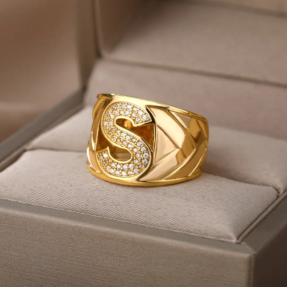 Banden zirkon az brief eerste ringen voor vrouwen goud kleur roestvrij staal open brede grote vrouwelijke verloving bruiloft ring sieraden 2022