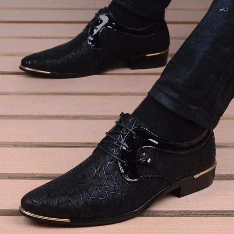 Scarpe da uomo scarpa da uomo clould in pelle di brevetto uomini nozze oxford lace-up da ufficio designer casual designer casual
