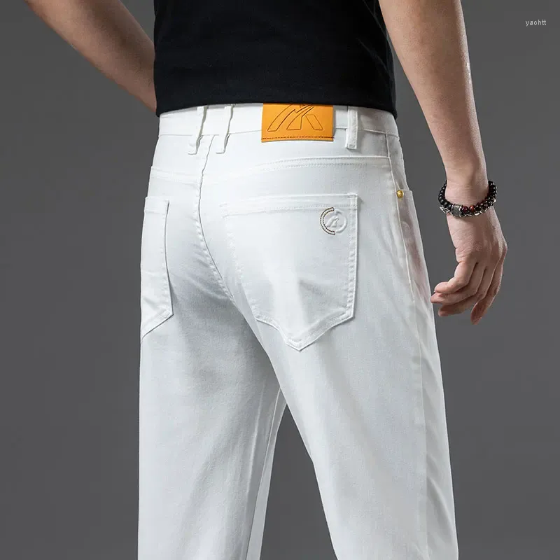 Herren Jeans 2024 Sommer Luxus Weiß für Männer komfortable Baumwollstoff Straight Hosen Klassische Stil Denimhose Männlich