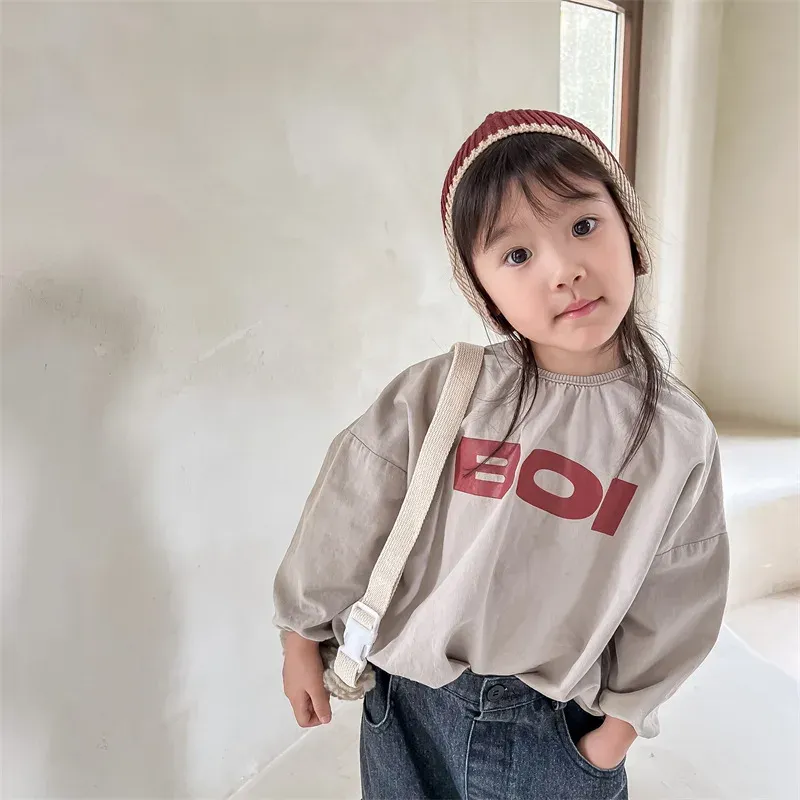 T-shirts 2022 Autumn New Long Sleeve Children's T Shirts Fashion Letter Print Girls Shirts Kids Casual Bottoming Tops Bomull