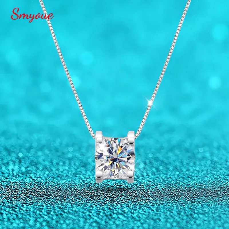 Pendants Smyoue 2CT 1CT Test passé Moisanite Diamond Pendant pour les femmes Classic Trendy 925 Bijoux en argent sterling Brilliant Halo cadeau