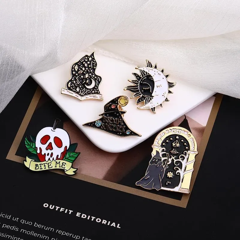 Halloween Brooch Alloy Drip Oil Skull Badge Personality Magic Star Metal Badge Fashion Fun Badge Dress Cloth Bag Decoration