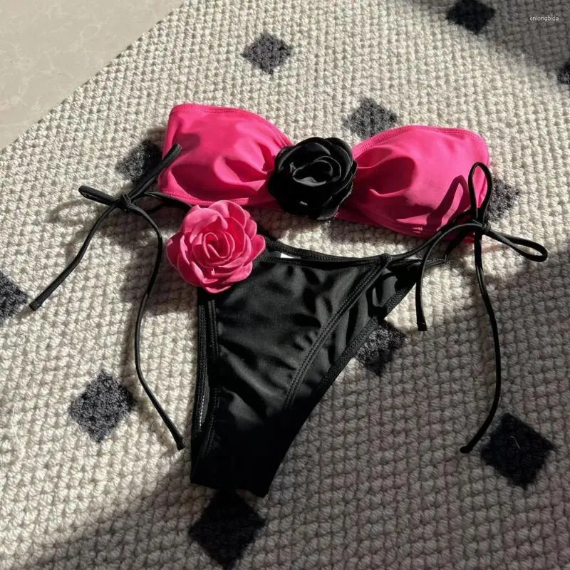 Kvinnors badkläder sexig bikini set stranddräkt med 3D blommor blommig snörning bandeau färg lapptäcke trosor