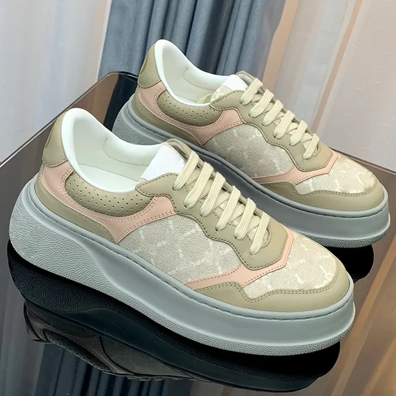 G Famille Dernières femmes décontractées, petites chaussures blanches couples Couples de la dernière version Top Layer Cow Cuir Tissu Silk Vache en cuir doublure TPU SOLE MENSE Sneakers Taille 35-45