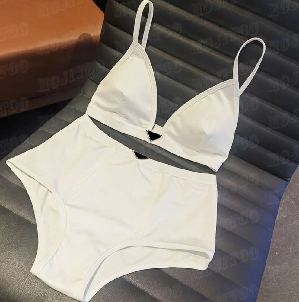 Metal Badge Badeanzug Designer Bikini High Taille Slips BH Unterwäsche Sets für Frauen Mode sexy Split Badebode 1155ess