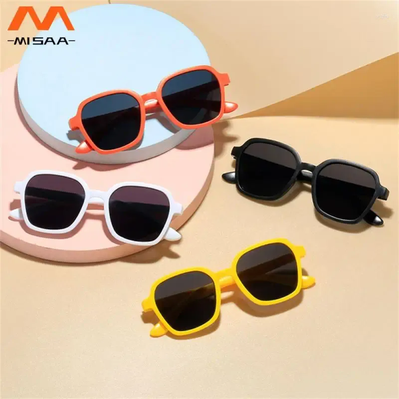 Óculos de sol oculares ao ar livre Os óculos de sol usam personalidade de moda resistente ao estilo de caixa de caixa de caixa de estilos de caixa de roupas vintage sólido confortável retrô