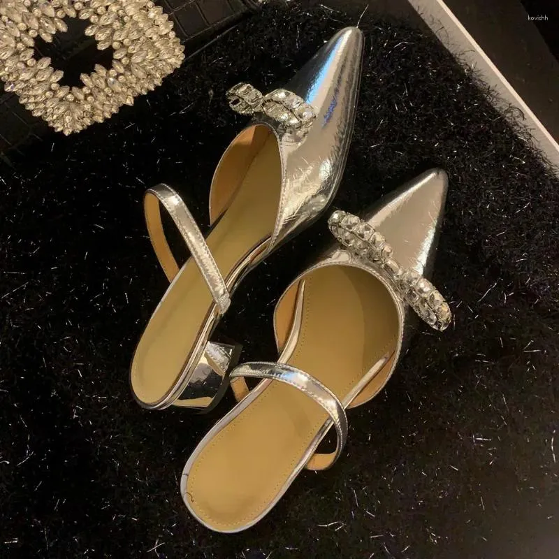Buty swobodne spiczasty palec puchu kryształowy bownot masywny obcas elegancki metalowy metalowy skórzany zestaw stóp stóp