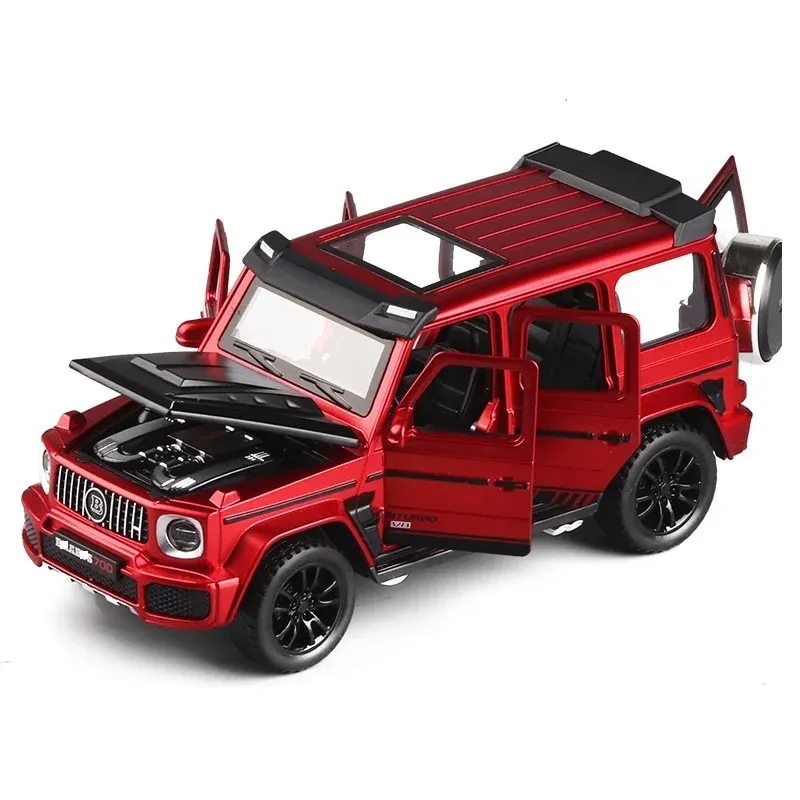 132 G700 Model samochodu Symulacja Symulacja zabawka Diecast Pojazdy Offroad SUV z dźwiękowym i lekkim kolekcjonerskim prezent dla dzieci 240409