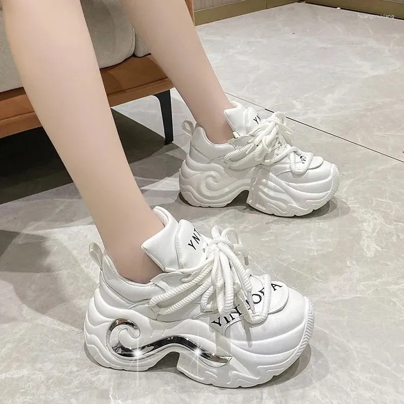 Casual Buty Kobiety koronkowe grube trampki projektant White Dad High Platforma Ulzzang skórzana jesień sportowa kobieta 6 cm