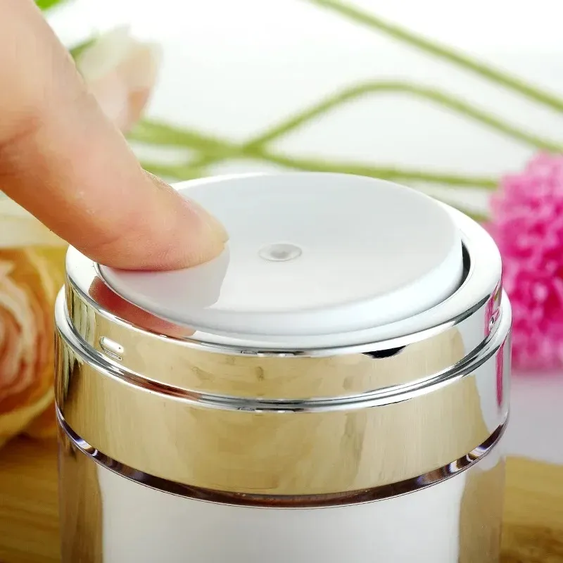 2024 15/30/50G Airless Pump Jar Lege Acryl Crème Fles bijvulbare cosmetische eenvoudig te gebruiken container draagbare reismake -upgereedschap voor acryl crème fles