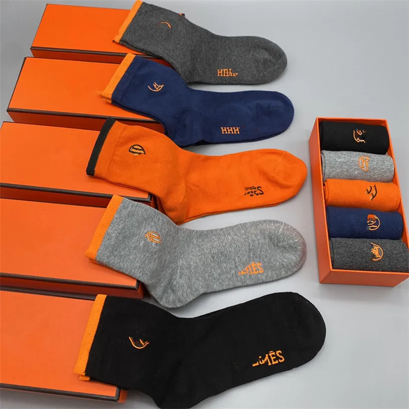 Veelkleurige modeontwerper Mens Socks L vrouwen mannen Hoogwaardige katoen All-match klassieke enkel Ademend Ni Mixing Football Basketball Socks Groothandel G2