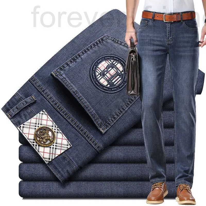 Designer de jeans masculin 2023 Spring / été Business haut de gamme mince de marque élastique lâche Pantalon décontracté en relief 64C8
