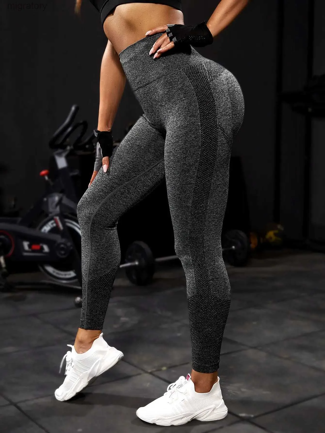 Tracksuits voor dames yoga dames fitness naadloze training strakke broek modieuze push -ups strakke broek gym damesbroek yq240422