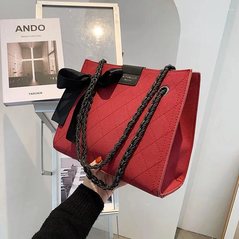 Borsa 2024 Colore solido Fanna a catena spessa per donne Modifica a spalla singola borse da donna a trama