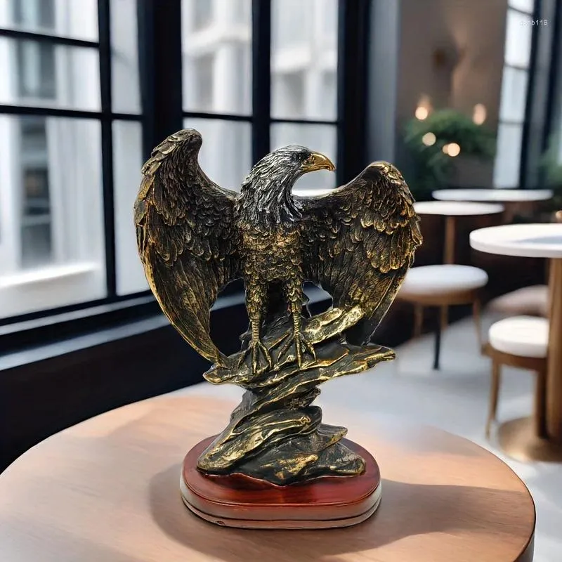 Dekorativa figurer patriotisk örn på stenar staty vild fågel brons patina harts figur skrivbord dekoration vin skåp