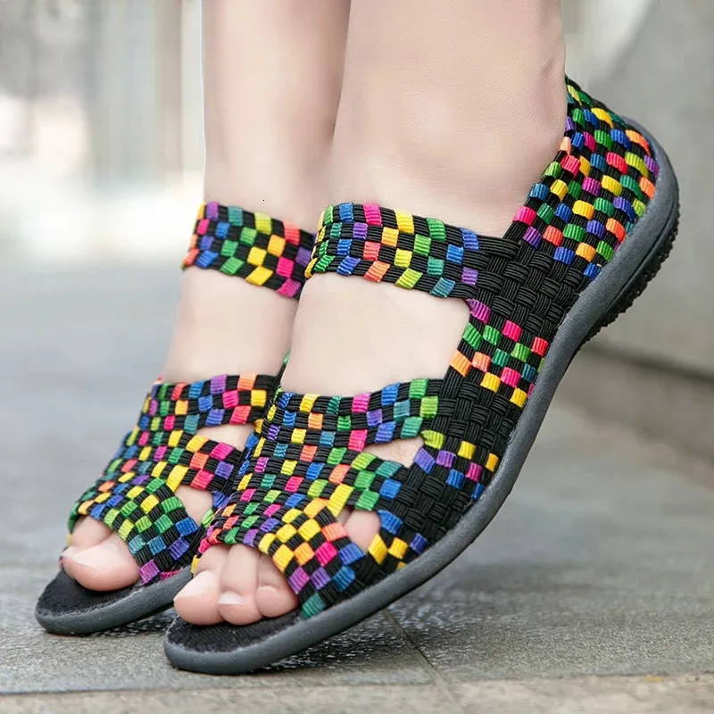 Kvinnor Sandaler Handgjorda vävda plattskor Kvinna Summer Fashion Beteckna Casual Slip-On Colorful Female Footwear Loafers 240412