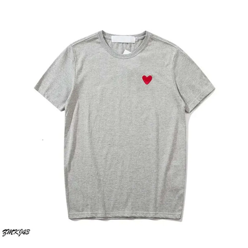 Merk t-shirt cdgs zomerspel ontwerper heren t-shirts spelen t shirt commes korte mouw dames des badge garcons borduurwerk hart shirt re 5636