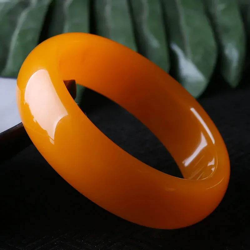 Strängar naturlig gul drake jade hand snidad brett band armband mode boutique smycken kvinnors orange gula skönhetsarmband