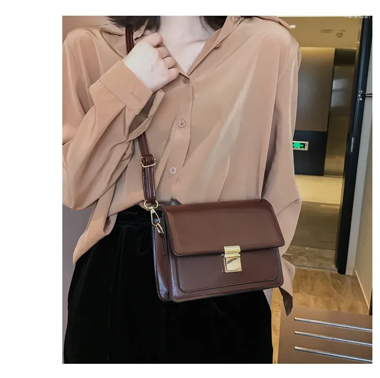 Sacs d'épauvage Sac dames 2024 Luxury Handbag Designer Designer Edition All-Match Girl Xiaofang Messenger Mobile Wallet