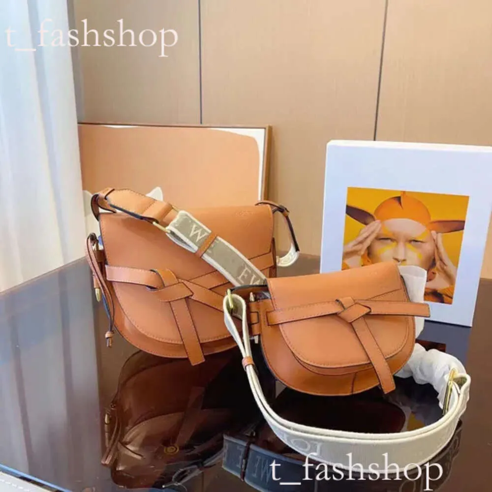 Loewve torby projektant Saddles Bag damskie ramię torebka loewow High-end prawdziwa kowarnia Portfel Clamshell Modna luksus alfabetu szerokopasmowe torba Sub Crossbody 614