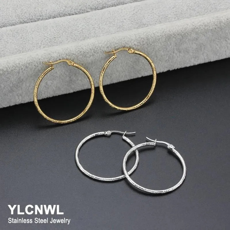 Boucles d'oreilles cerceaux en acier inoxydable Femmes d'oreille Gol Couleur argentée Trendy Round Circle Brincos en gros de bijoux féminins Gift 2024