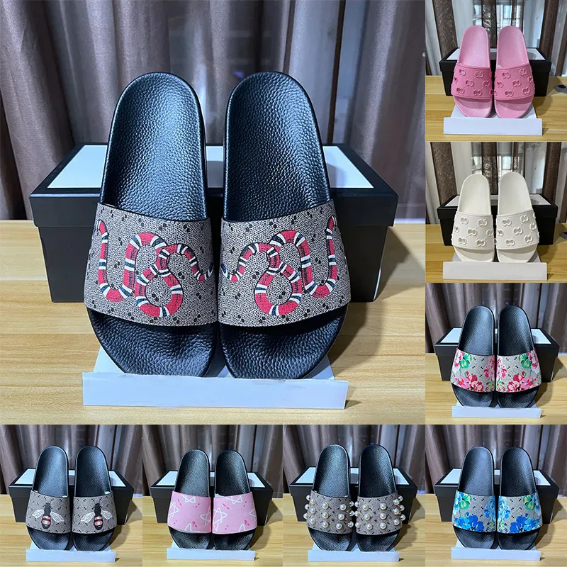 Mode män kvinnor designer sandaler blommor djurtryck glider röd blå rosa svart platt gummi molnbottnar tofflor mulor flip flops strandskor loafers skjutreglage