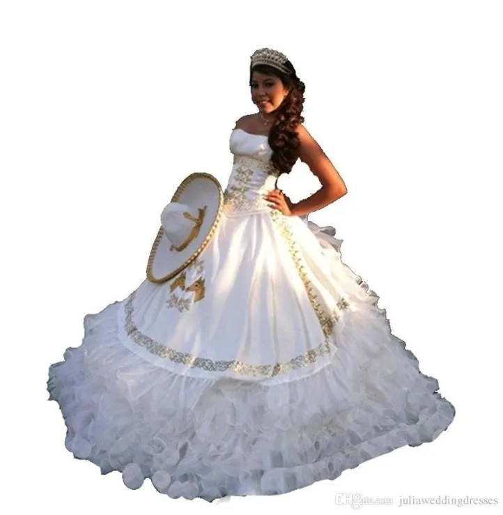 2020 White Gold Satin Ball Gown Quinceanera klänningar med broderi pärlor söta 16 klänningar för 15 år promklänningar QS10066409988