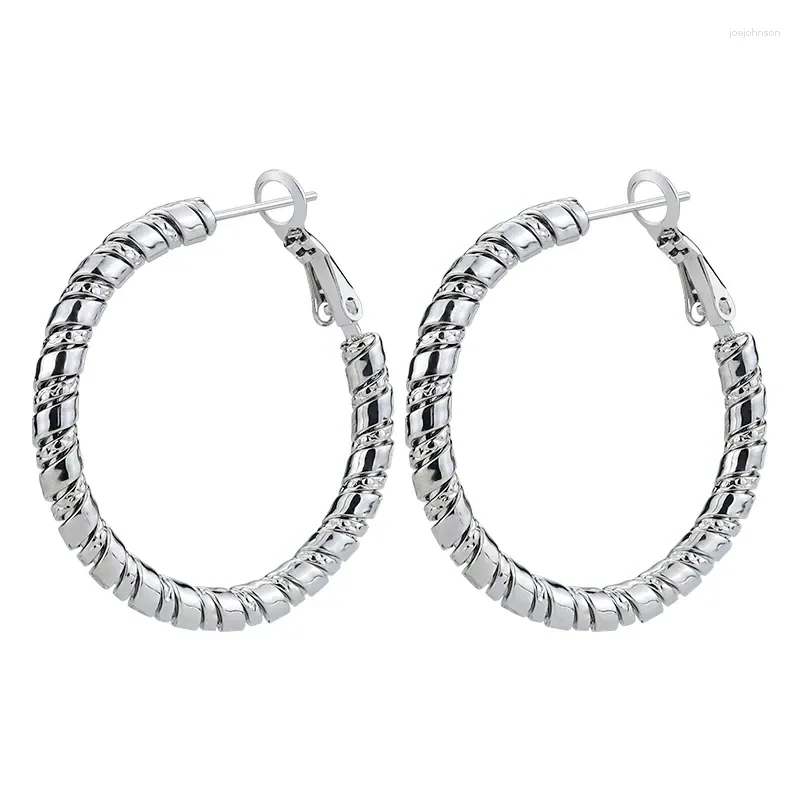 Boucles d'oreilles Hoop Europe et les États-Unis 2024 Twist Twist Circle sinueux Cercle de femme en acier inoxydable Luxury