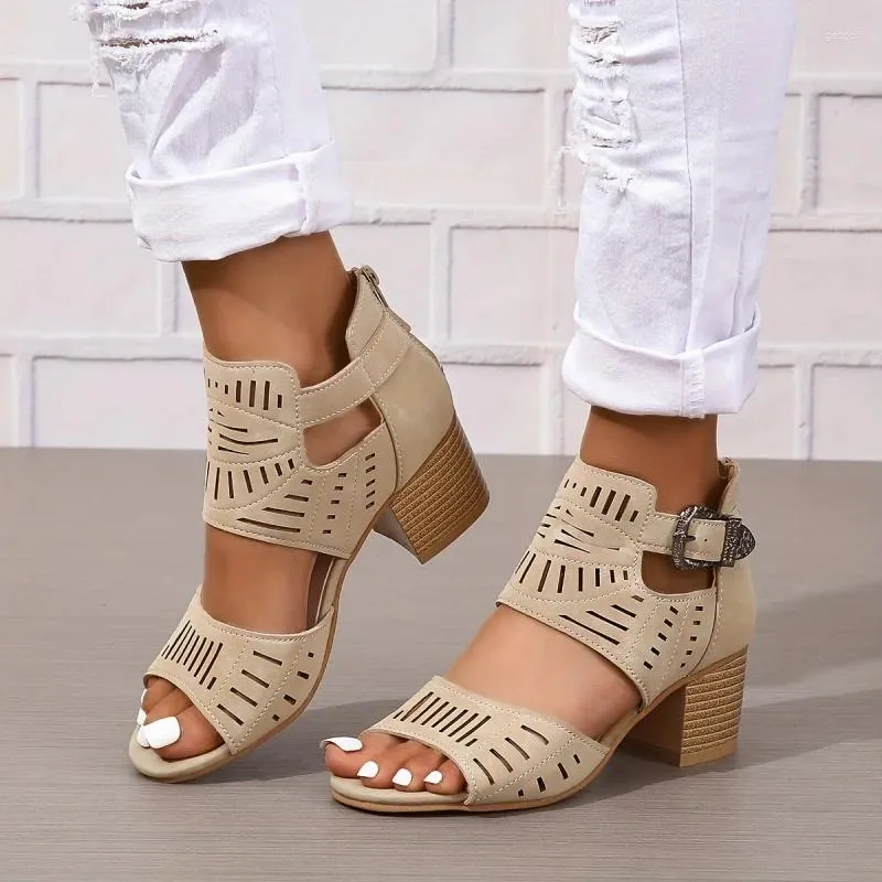 Kleiderschuhe Frauen klobig häschen sandalen peep toe perforiertes Knöchelgurt Mid Heels Back Reißverschluss Design