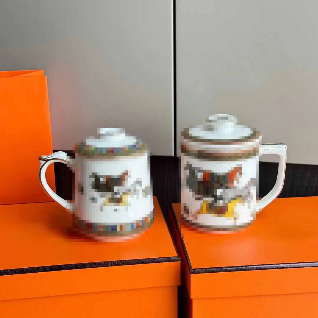 Copos de chá de goma de chá China China de café Cea de café Cavalos Padrão TeaCups Separação de chá Caneca de 2-camadas em linha reta e inclinada