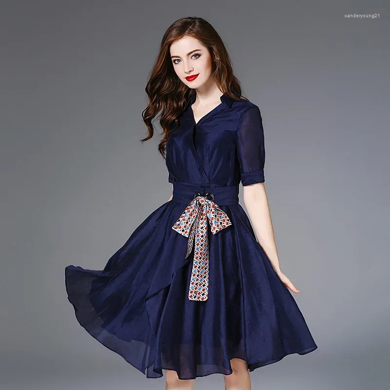 Festklänningar Summer Boutique Women's Body Slimming V-Neck Solid Color Silk Linen Dress