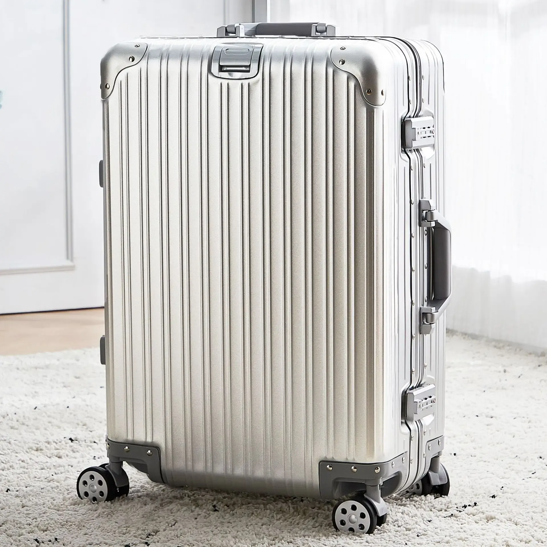 Carry-ons aluminium resebagage med spinnelhjul TSA-lås 20 tum ombordstigning bagage resväska stor storlek familjens resväska